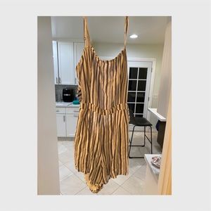 Hollister Romper🤍💙